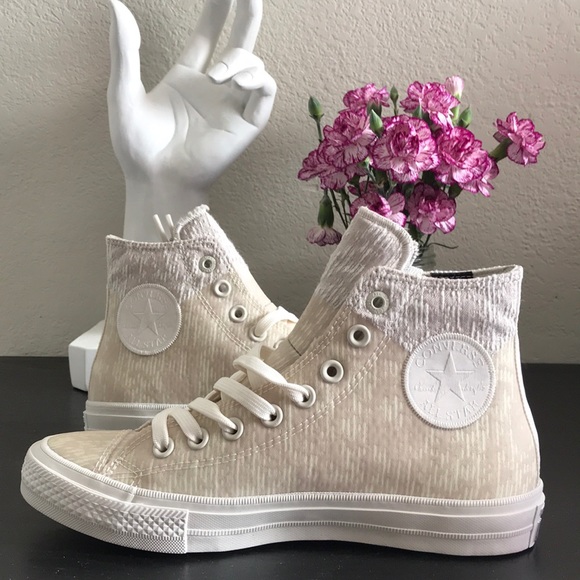 Converse Shoes - Converse chuck Taylor II Women’s size 8.5 shoes